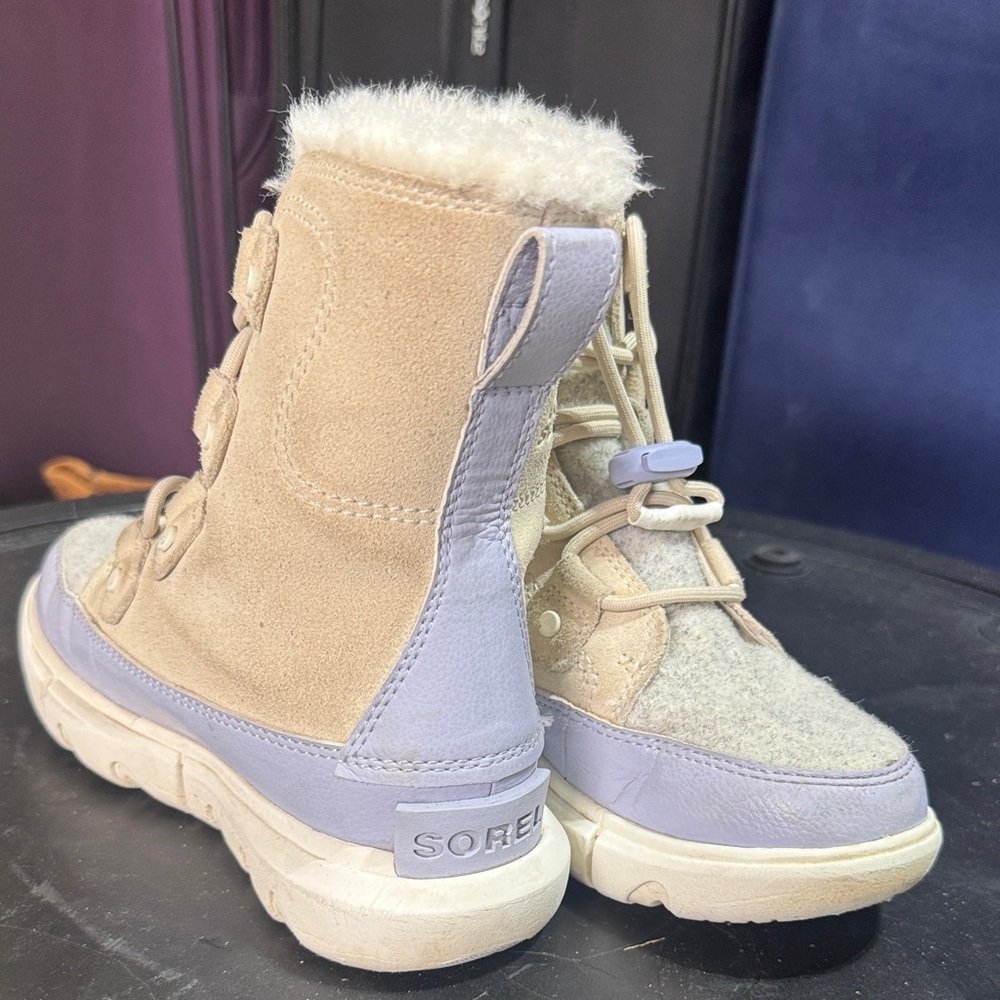 Sorel Tan and Light Gray Winter Boots